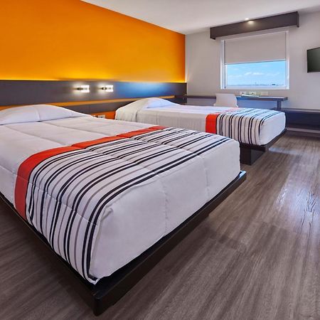 City Express Junior By Marriott Leon Centro De Convenciones Zewnętrze zdjęcie