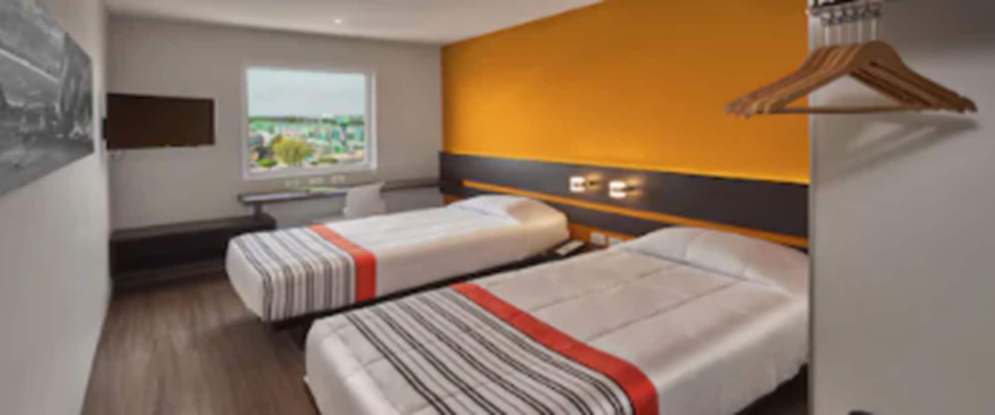 City Express Junior By Marriott Leon Centro De Convenciones Zewnętrze zdjęcie