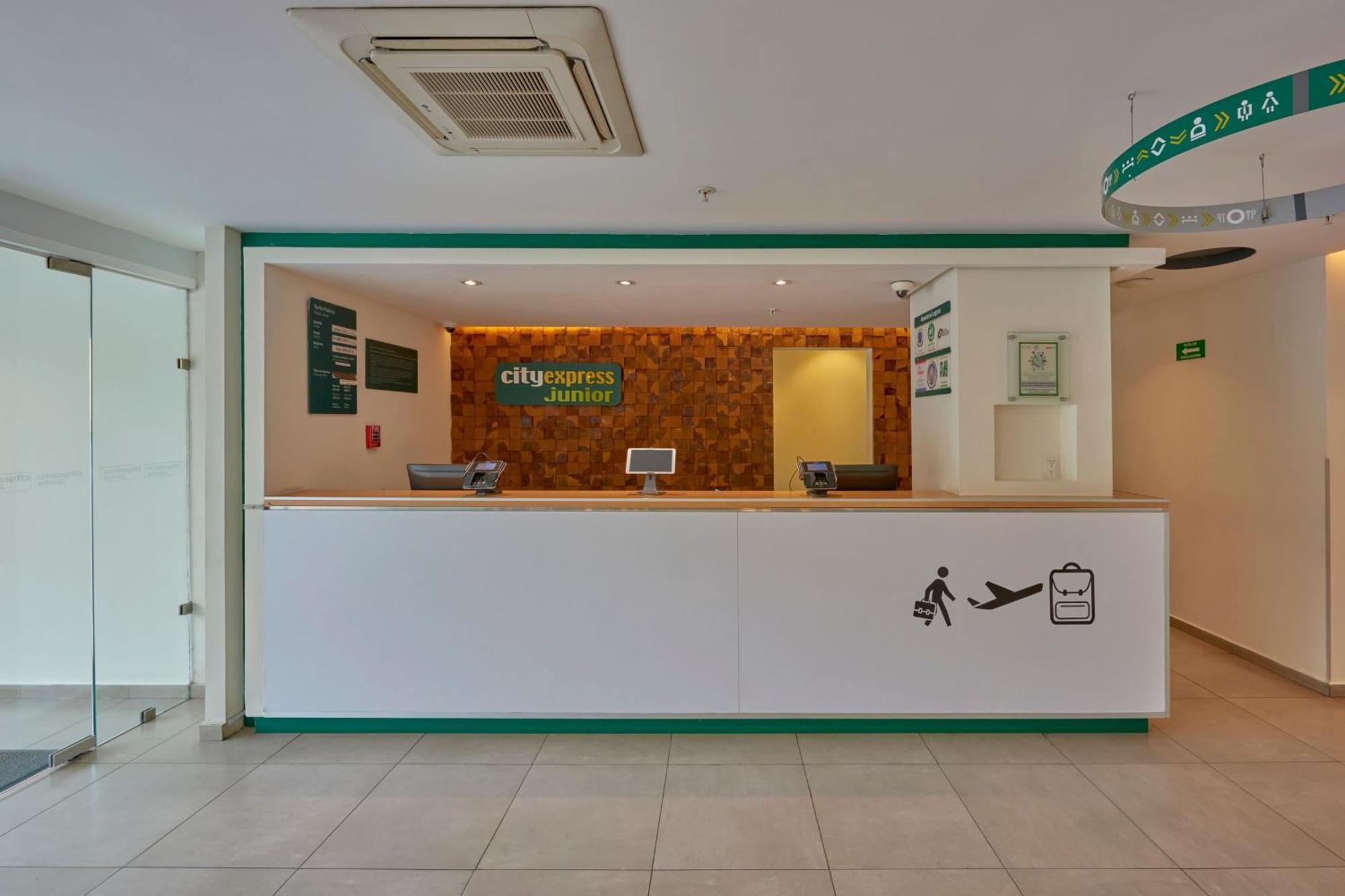 City Express Junior By Marriott Leon Centro De Convenciones Zewnętrze zdjęcie