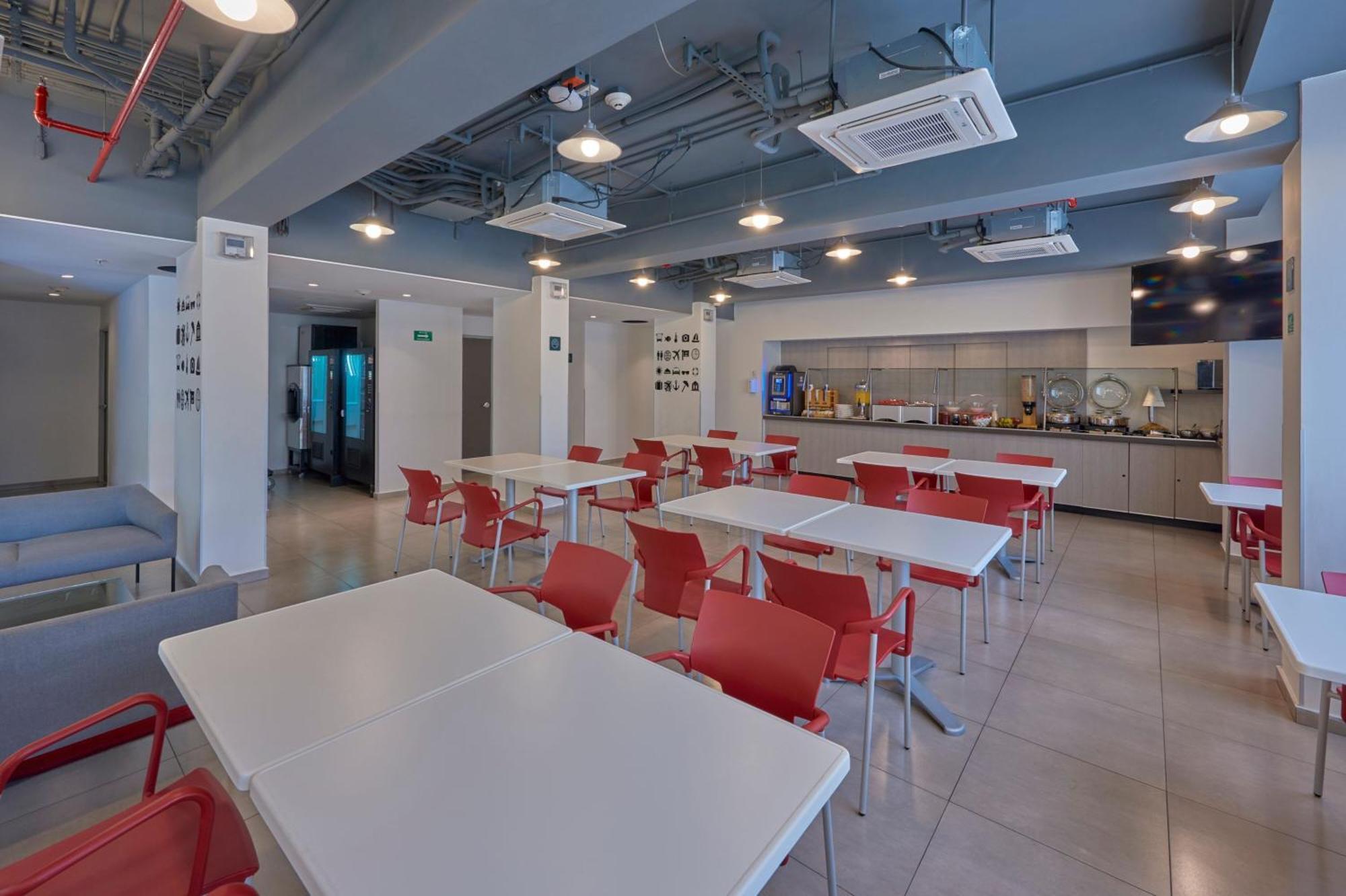 City Express Junior By Marriott Leon Centro De Convenciones Zewnętrze zdjęcie