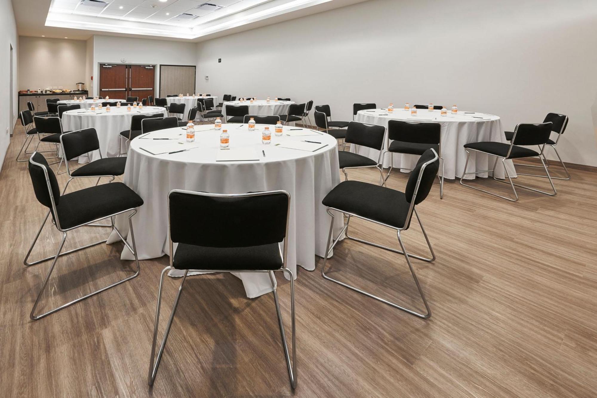 City Express Junior By Marriott Leon Centro De Convenciones Zewnętrze zdjęcie