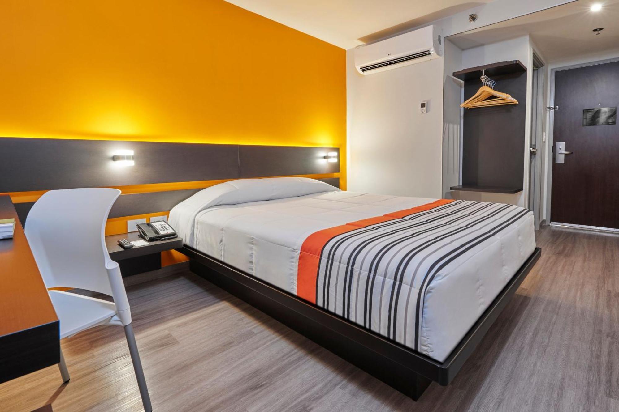 City Express Junior By Marriott Leon Centro De Convenciones Zewnętrze zdjęcie