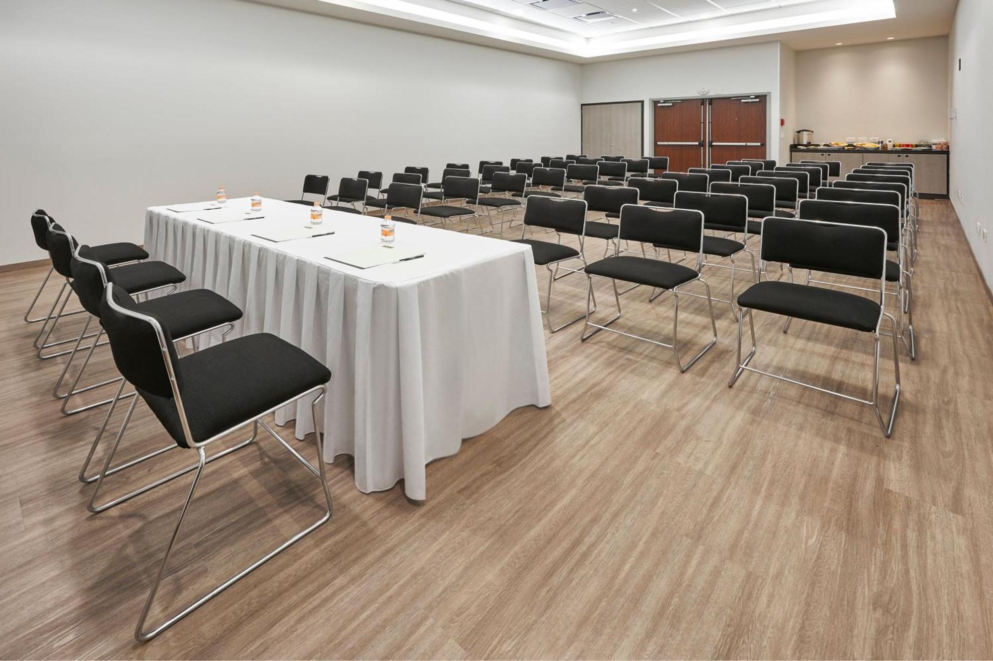 City Express Junior By Marriott Leon Centro De Convenciones Zewnętrze zdjęcie