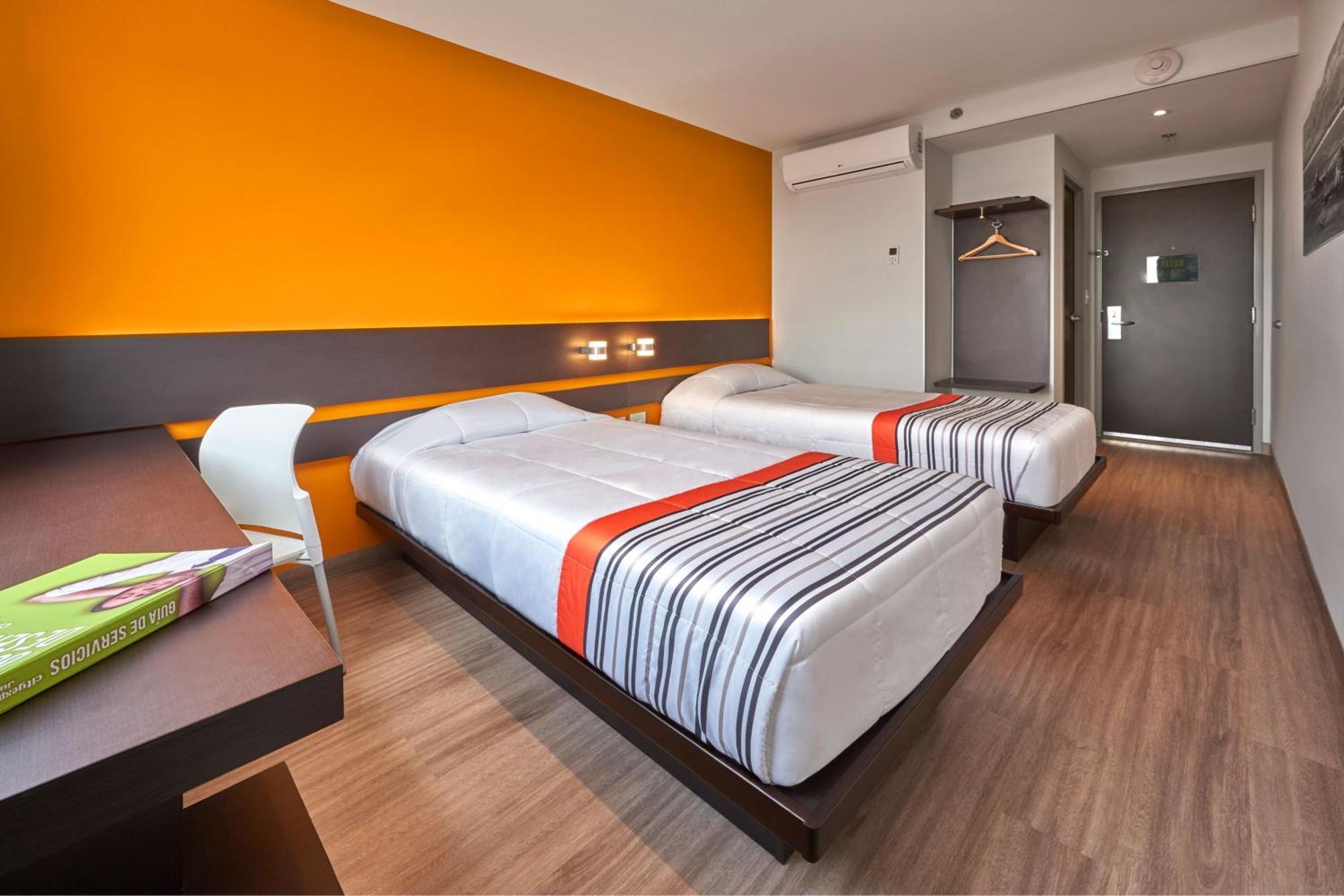 City Express Junior By Marriott Leon Centro De Convenciones Zewnętrze zdjęcie