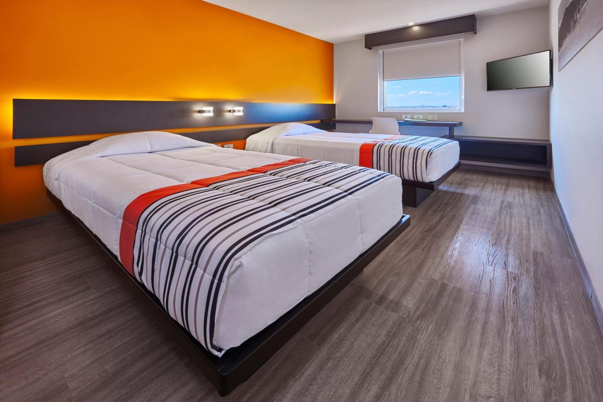 City Express Junior By Marriott Leon Centro De Convenciones Zewnętrze zdjęcie