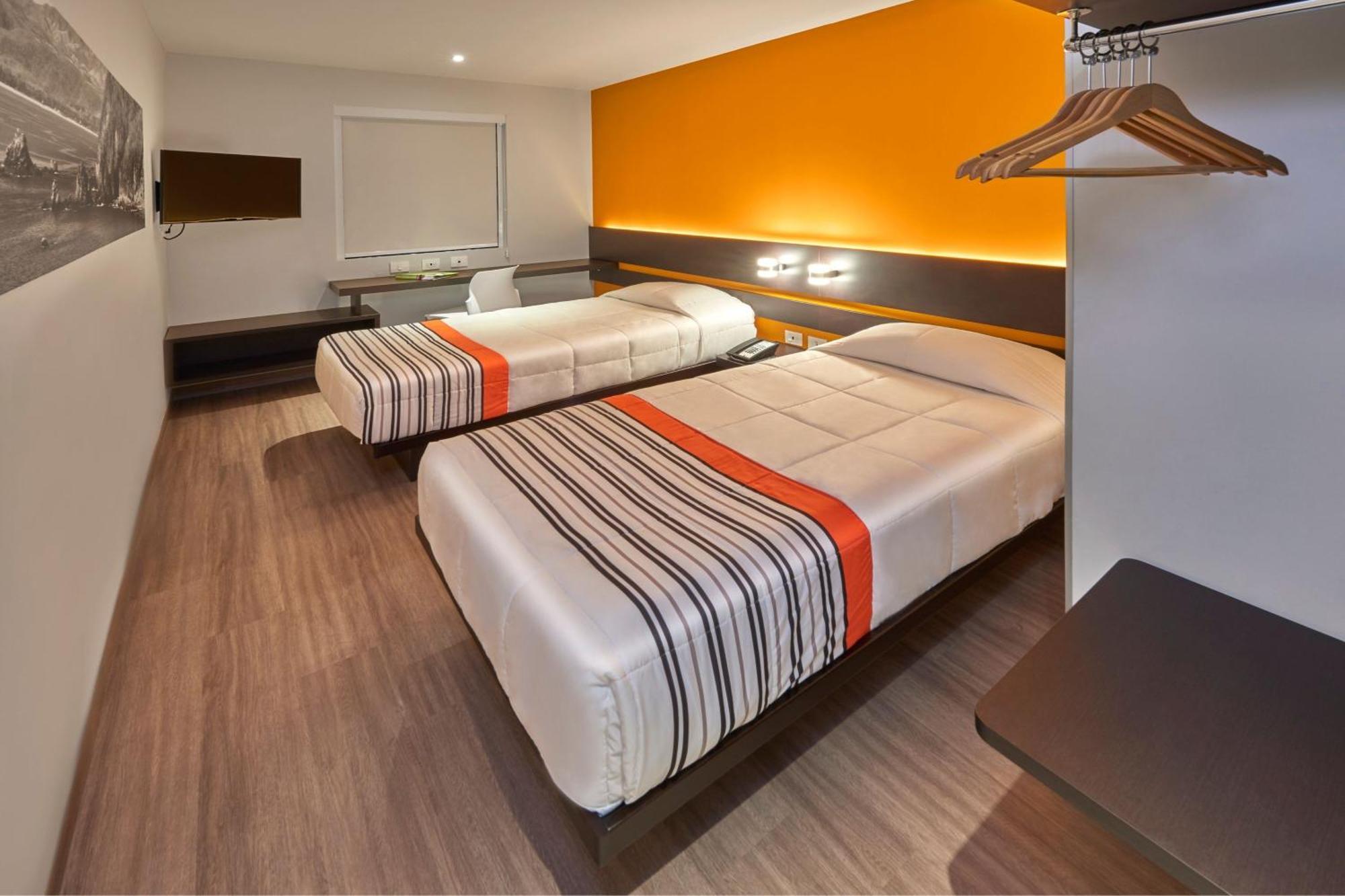 City Express Junior By Marriott Leon Centro De Convenciones Zewnętrze zdjęcie