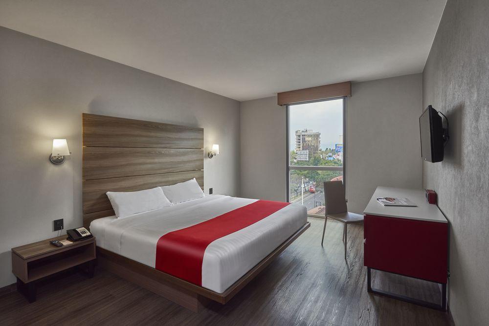 City Express Junior By Marriott Leon Centro De Convenciones Zewnętrze zdjęcie