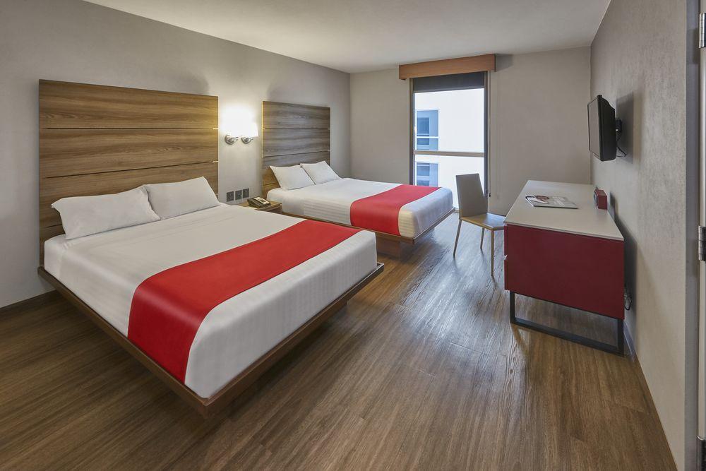 City Express Junior By Marriott Leon Centro De Convenciones Zewnętrze zdjęcie