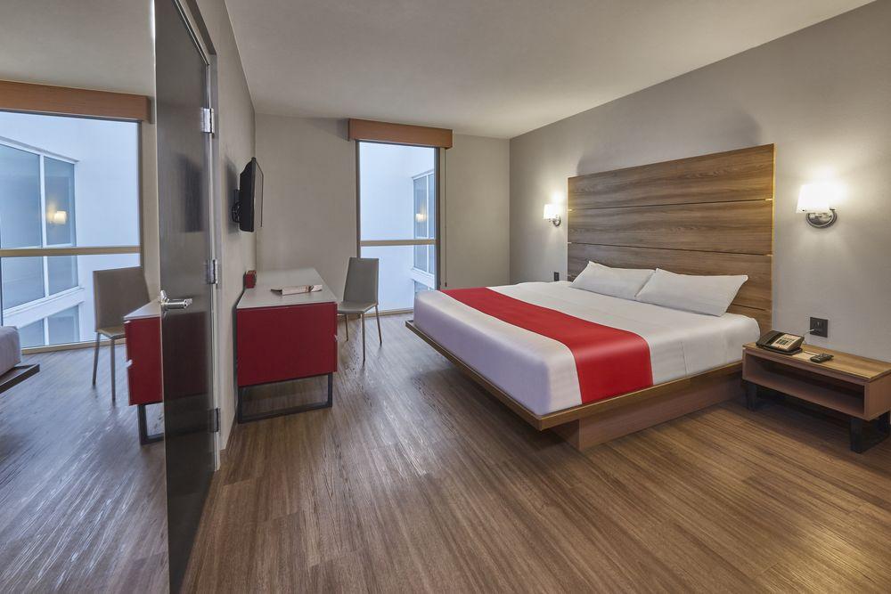 City Express Junior By Marriott Leon Centro De Convenciones Zewnętrze zdjęcie